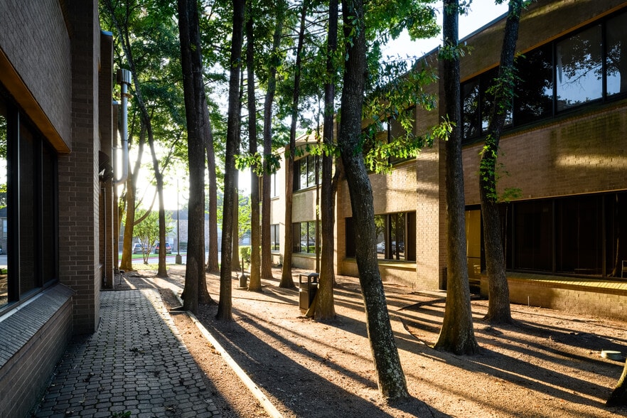 More Photos Of 9810 FM 1960 Bypass Rd W, Humble Unknown For Lease