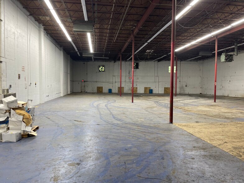 More Photos Of 5214-5216 Monroe Pl, Hyattsville Warehouse For Lease