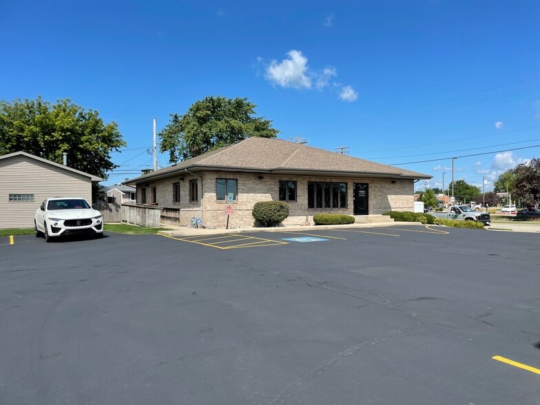 More Photos Of 5300 Green Bay Rd, Kenosha Medical For Lease