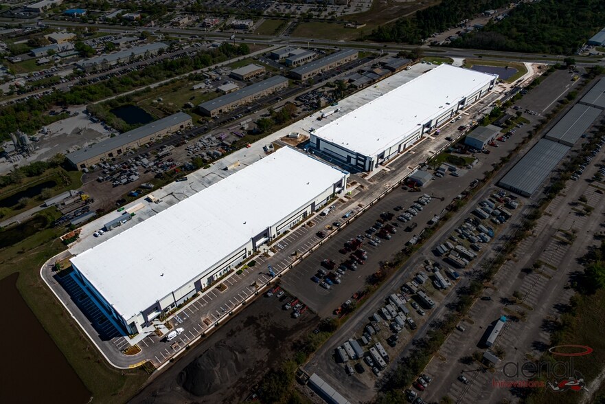 More Photos Of 7600 Narcoossee Rd, Orlando Warehouse For Lease