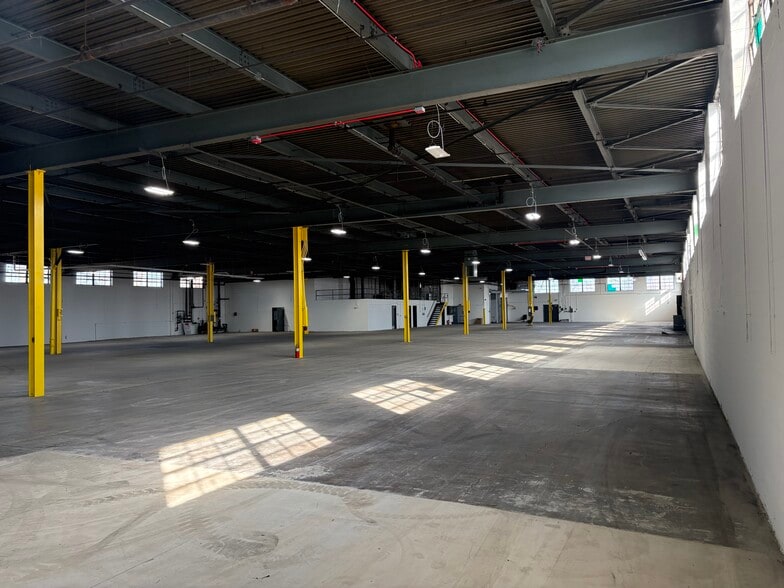 More Photos Of 235 N Artesian Ave, Chicago Manufacturing For Sale