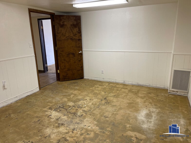 More Photos Of 550 Victor Ave, Barstow Warehouse For Lease