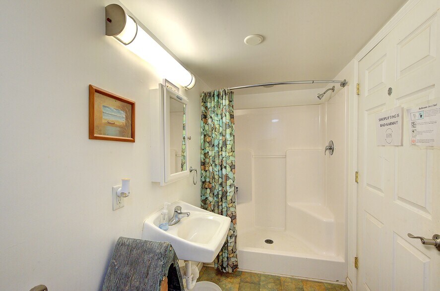 More Photos Of 205 N Main St, Greenville Storefront Retail Residential For Sale