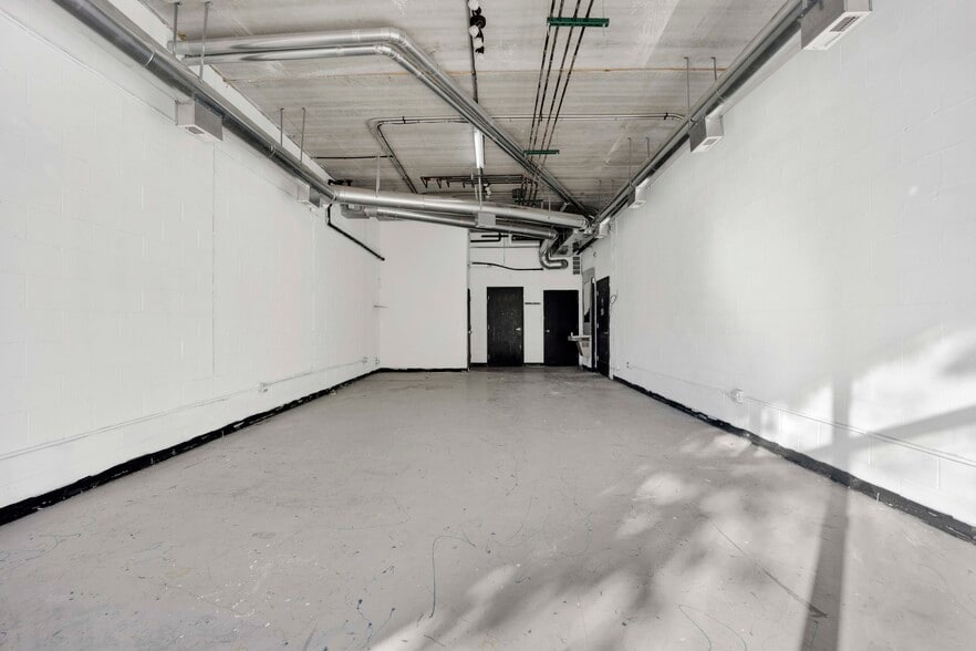 More Photos Of 900 S Western Ave, Chicago Apartments For Lease