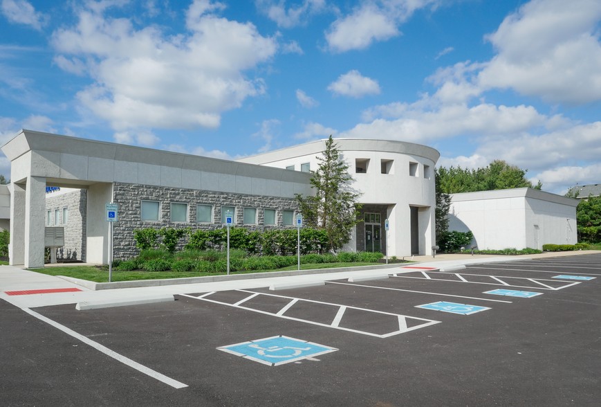 Primary Photo Of 1310 N Hill Rd, Pickerington Medical For Lease