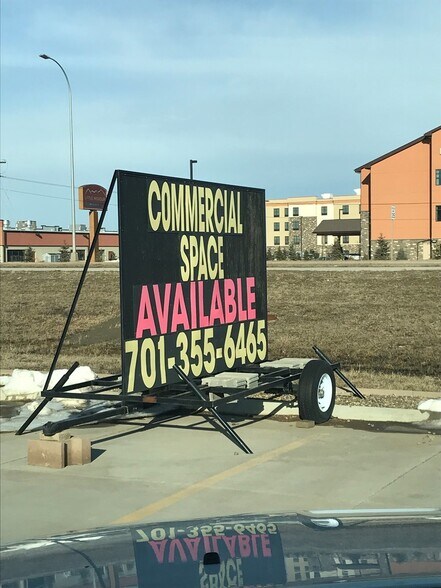 More Photos Of 1005 S Main St, Watford City Medical For Lease