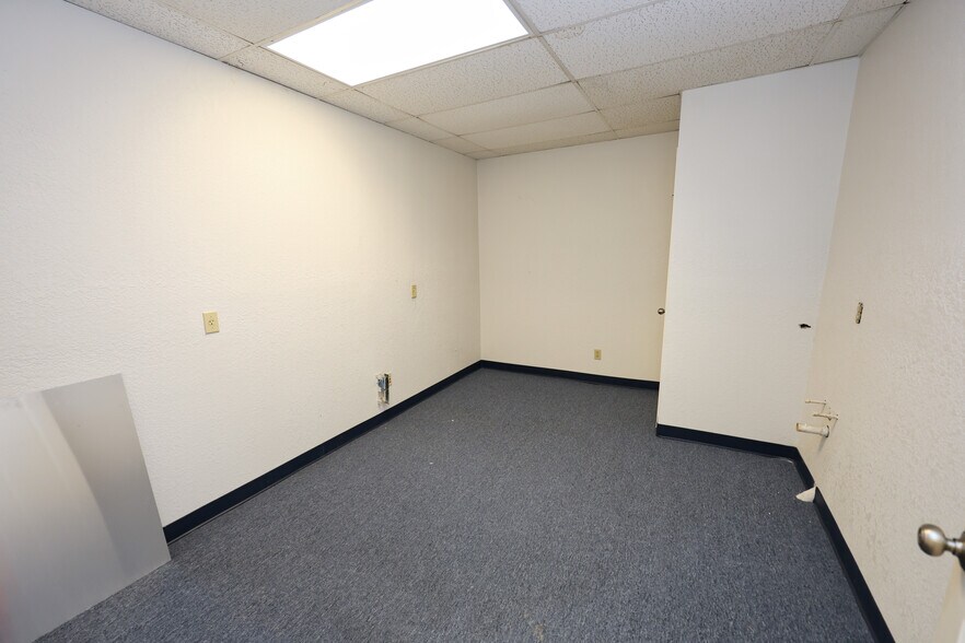 More Photos Of 6511 Stewart Rd, Galveston Office For Lease