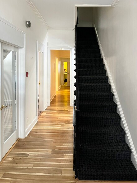 More Photos Of , Washington Office For Sale