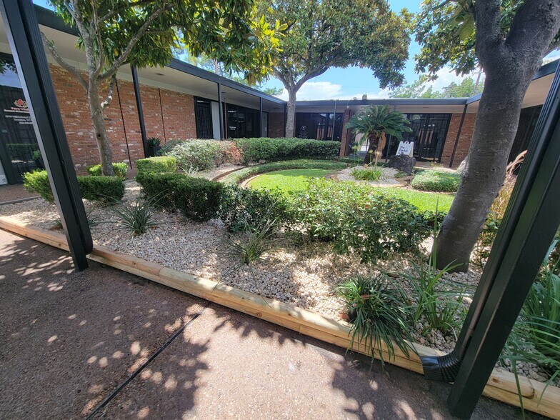 More Photos Of 4910 Willowbend Blvd, Houston Office Residential For Lease
