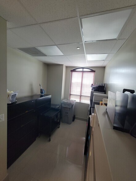 More Photos Of 5599 S University Dr, Davie Loft Creative Space For Sale