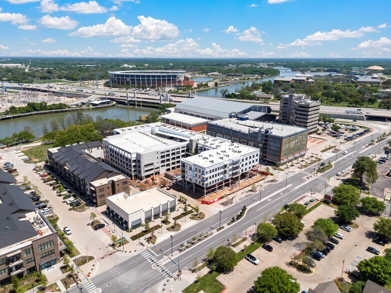Primary Photo Of 414 S University Parks Dr, Waco Apartments For Lease