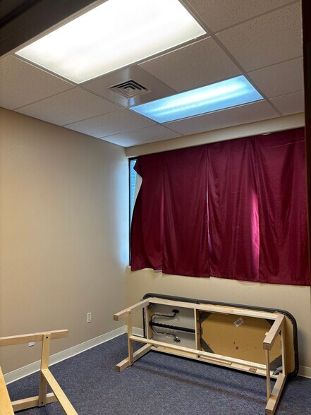 More Photos Of 2002 N Stockton Hill Rd, Kingman Medical For Sale