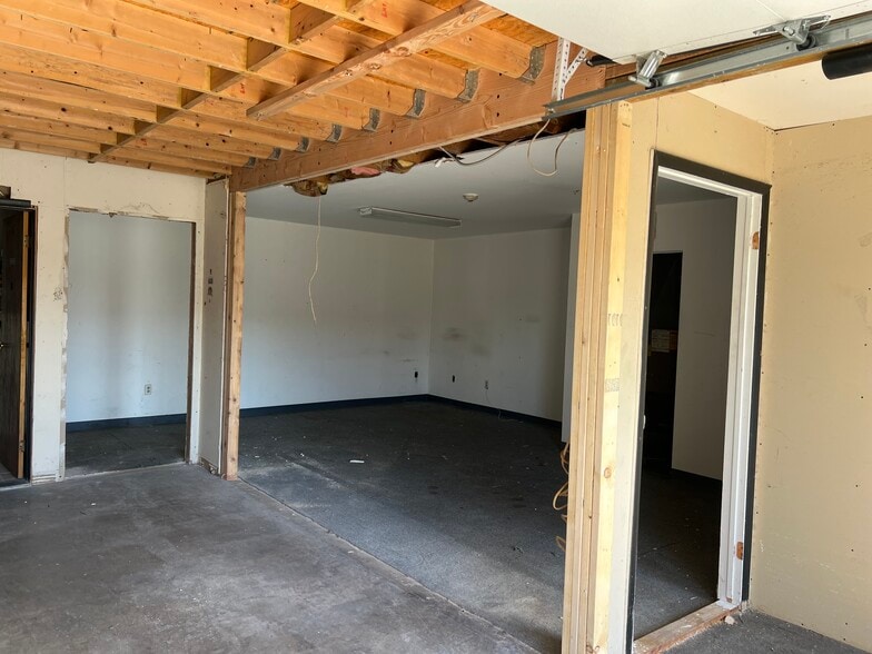 More Photos Of 12301 McNulty Rd, Philadelphia Warehouse For Lease