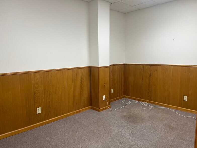 More Photos Of 103 Jack Heard Dr, Dawsonville Flex For Lease