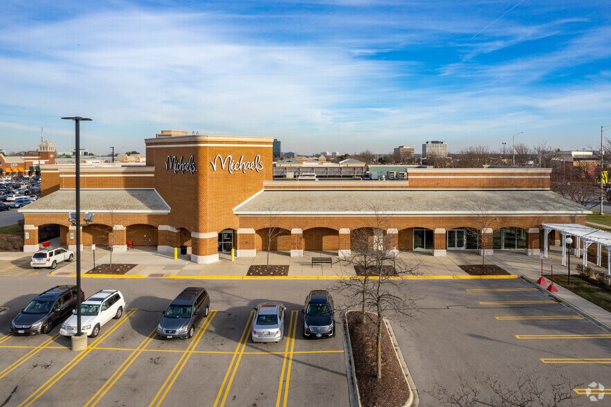 More Photos Of 1430-1540 E Golf Rd, Schaumburg Unknown For Lease