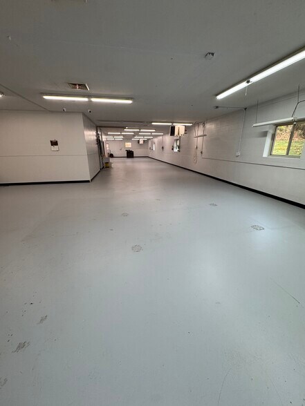More Photos Of 1777 N Colony Rd, Meriden Warehouse For Lease