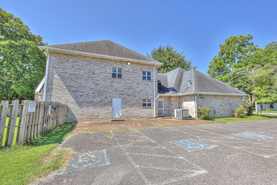 More Photos Of 228 S Military Ave, Lawrenceburg Religious Facility For Sale