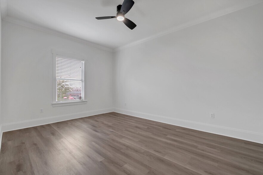 More Photos Of 1725 Capital Cir NE, Tallahassee Medical For Sale