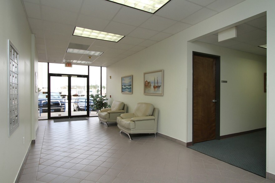 More Photos Of 14520-14530 Old Katy Rd, Houston Office For Lease
