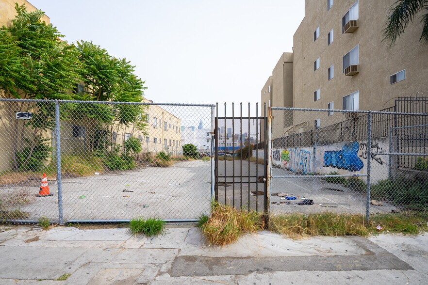 More Photos Of 744 S Carondelet St, Los Angeles Land For Sale