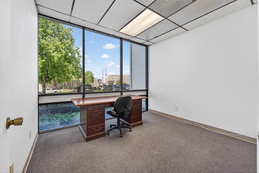 More Photos Of 4125 Market St, Ventura Light Manufacturing For Sale