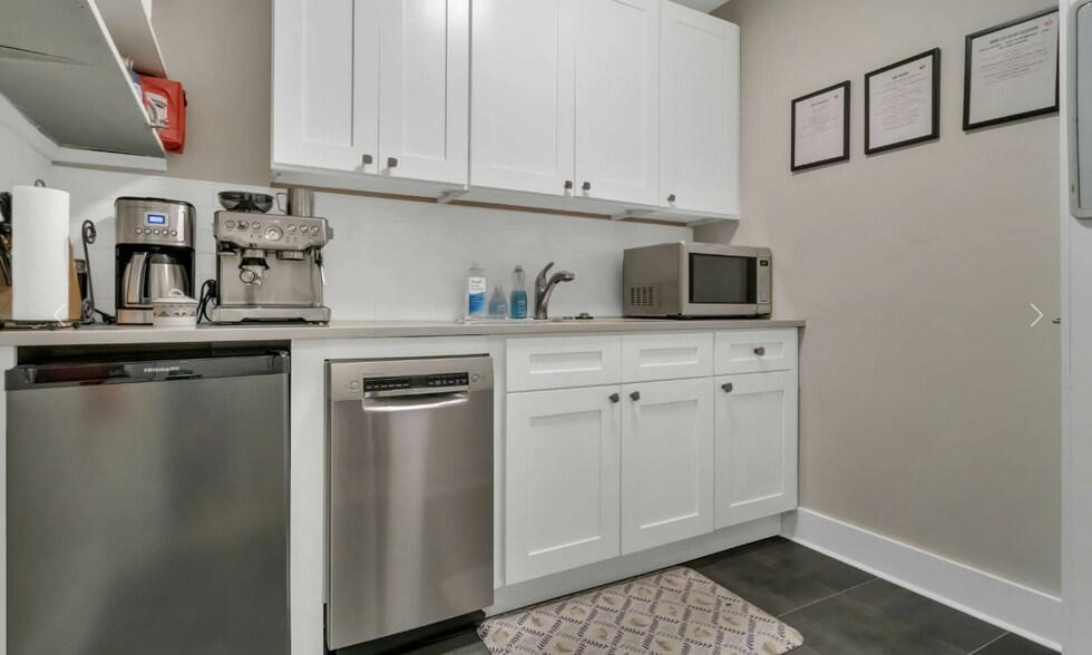 More Photos Of 1615 E Woodward St, Orlando Office For Lease