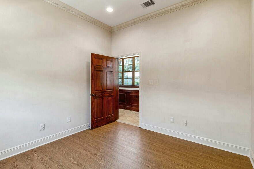 More Photos Of 310 Stagecoach Trl, San Marcos Medical For Lease