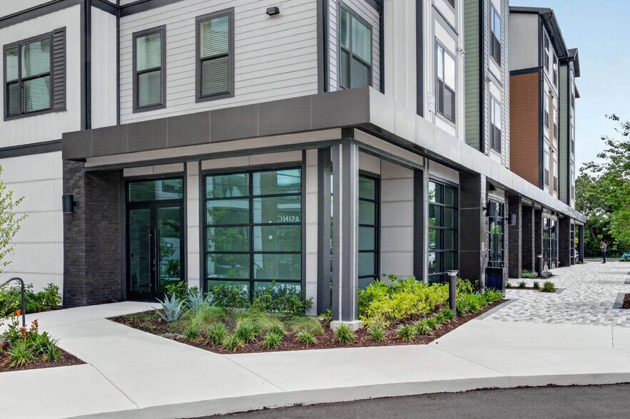 More Photos Of 2285 Crown Vlg Rd, Ocoee Apartments For Lease