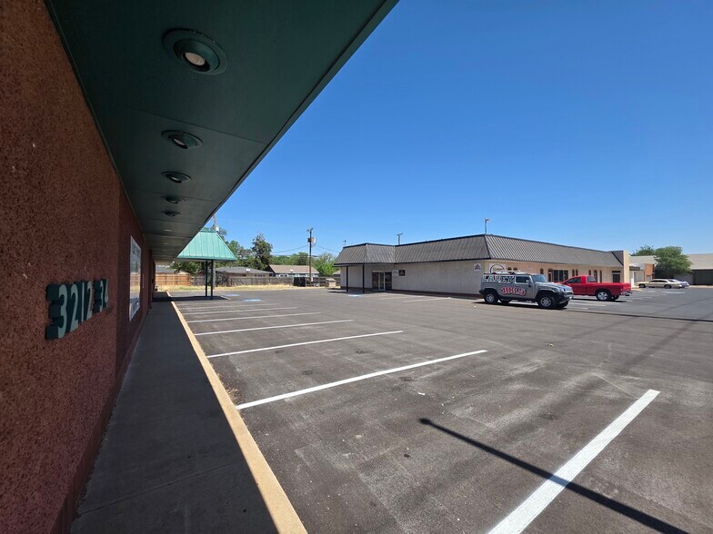 More Photos Of 3206-3212 34th St, Lubbock Storefront Retail Office For Lease