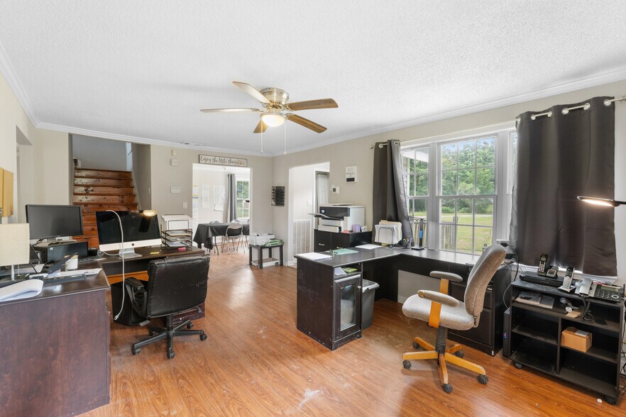 More Photos Of 5757 Ogeechee Rd, Savannah Flex For Lease