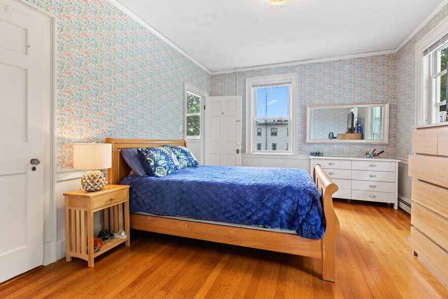 More Photos Of 145 Main St, Amesbury Specialty For Sale