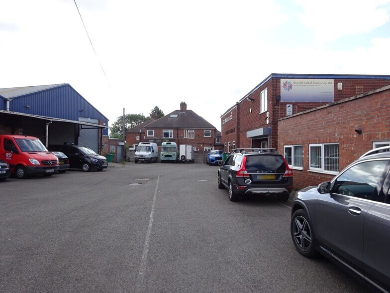 More Photos Of Lilac Grv, Nottingham Flex For Lease