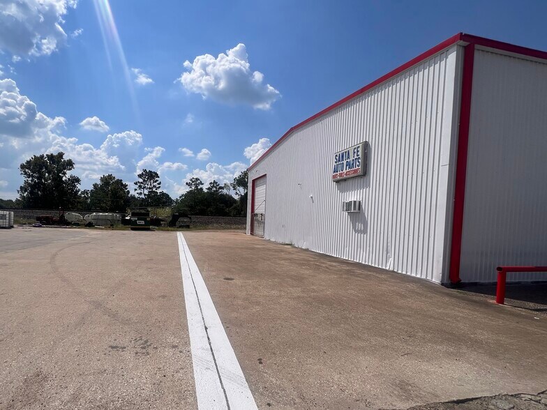 More Photos Of 13207 Highway 6, Santa Fe Auto Repair For Lease