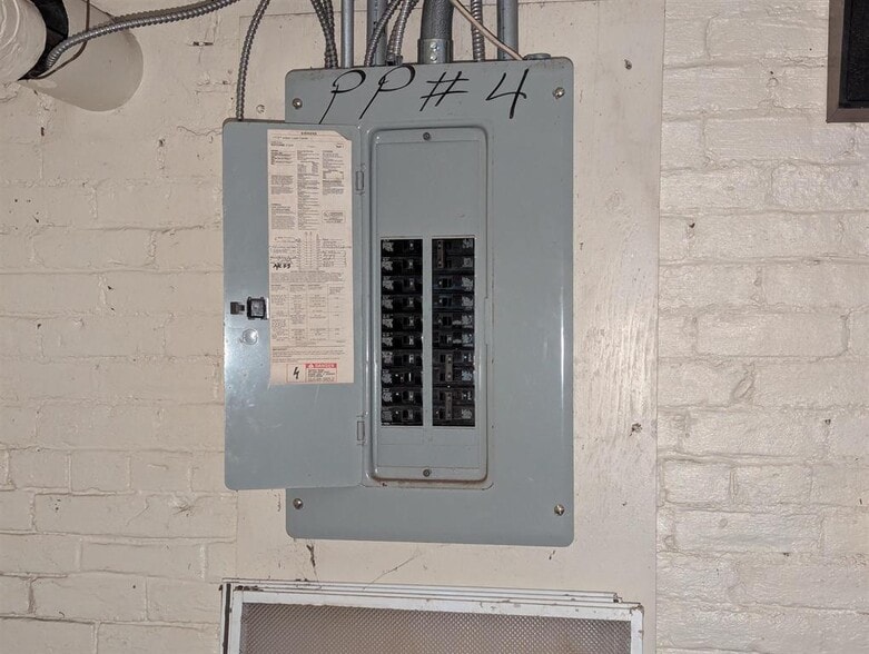 More Photos Of 16 Central st, Claremont Specialty For Sale