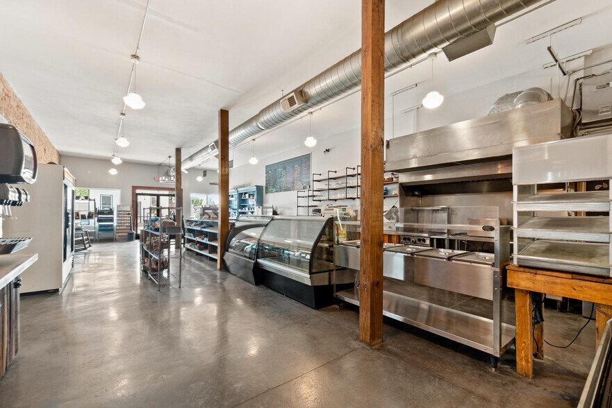 More Photos Of 104 S Main St, Glencoe Storefront Retail Residential For Sale