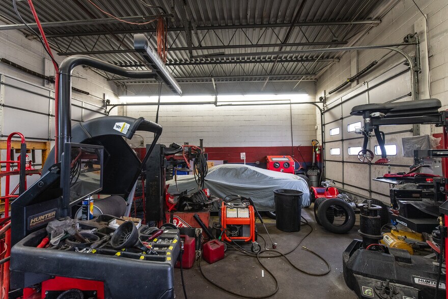 More Photos Of 8685 Torresdale Ave, Philadelphia Auto Repair For Sale