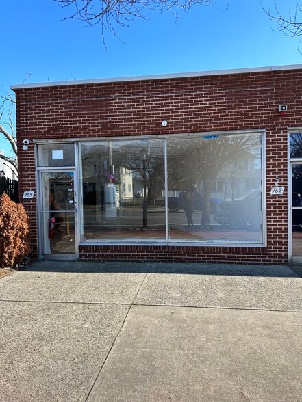 More Photos Of 161-165 Higbie Ln, West Islip Storefront Retail Office For Lease