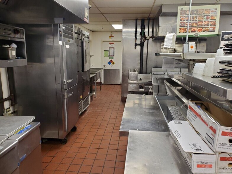 More Photos Of 2160 W Landis Ave, Vineland Restaurant For Lease