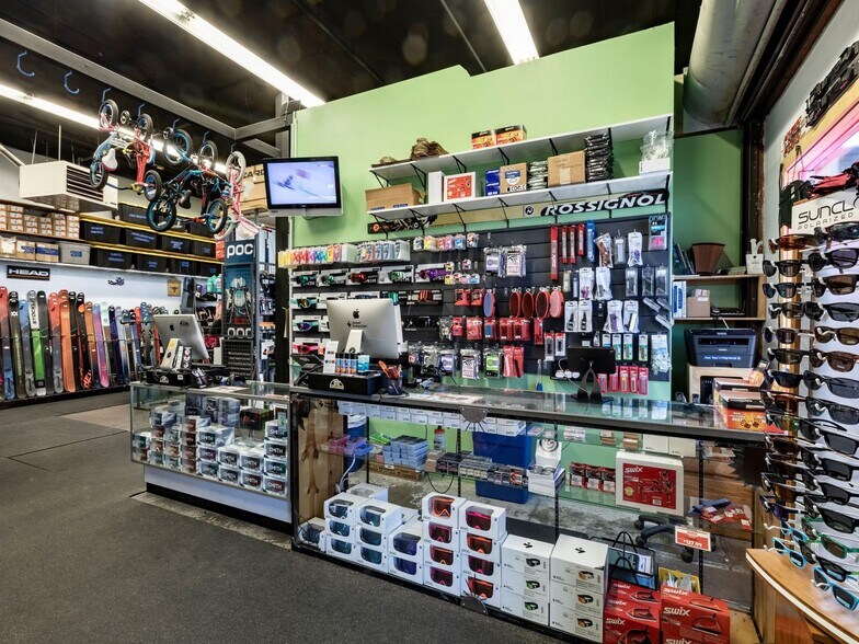 More Photos Of 11410-11420 Deerfield Dr, Truckee General Retail For Lease