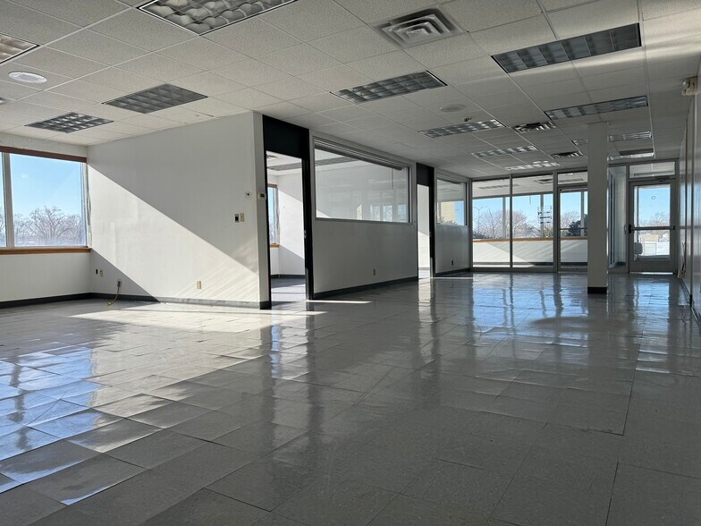 More Photos Of 1551 E Willow St, Kankakee Warehouse For Lease