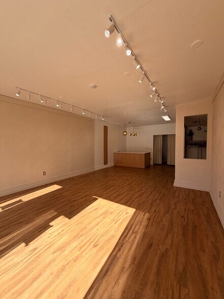 More Photos Of 110 Capitola Ave, Capitola Storefront For Lease