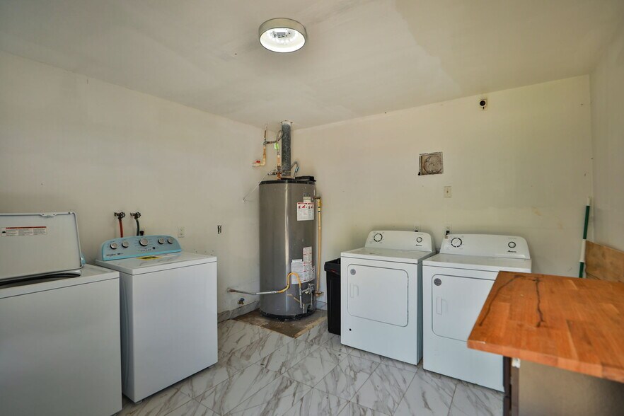 More Photos Of 1312 W Adoue St, Alvin Apartments For Sale