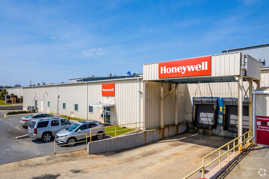 More Photos Of 101 Old Mill, Cartersville Distribution For Lease