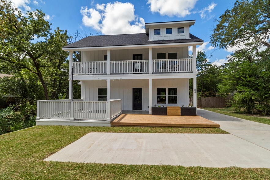 More Photos Of 1104 Berkeley St, College Station Land For Sale