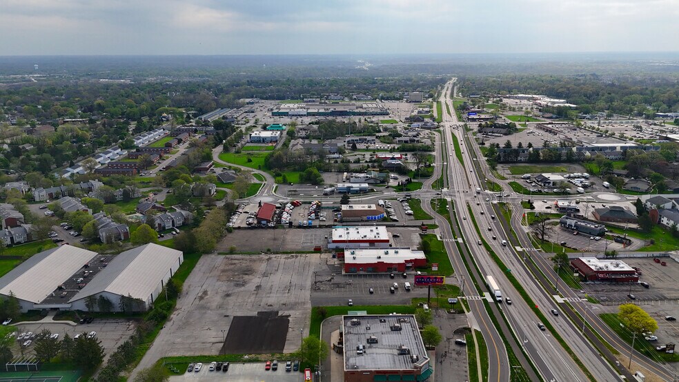 More Photos Of 2050-2090 E Dublin Granville Rd, Columbus General Retail For Lease
