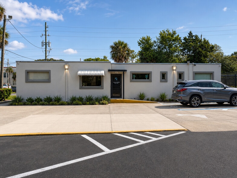 More Photos Of 2442 Atlantic Blvd, Jacksonville Office For Sale