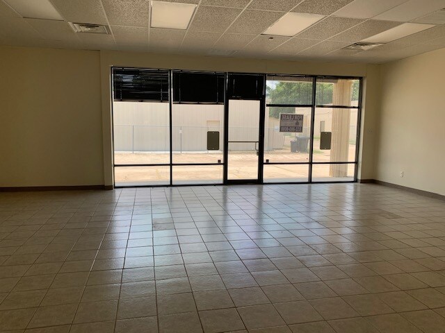 More Photos Of 11502 Cypress North Houston Rd, Cypress Light Distribution For Lease
