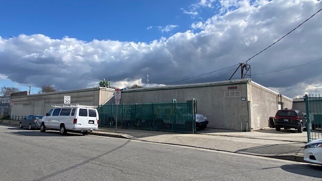 Primary Photo Of 3000 Hyde Park Blvd, Los Angeles Warehouse For Lease