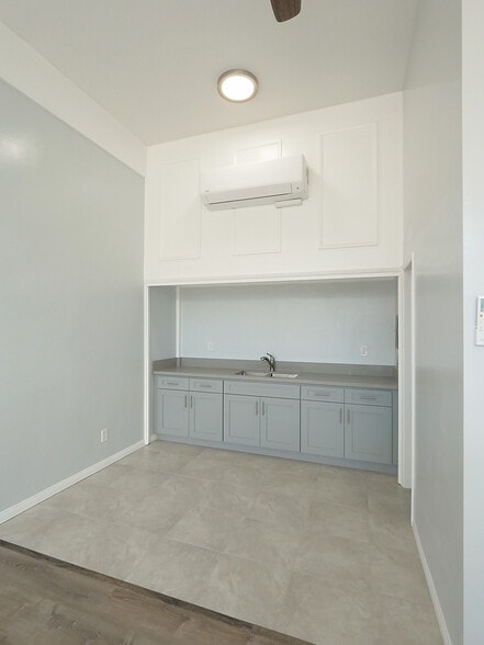 More Photos Of 529 W 9th St, San Pedro Office For Lease
