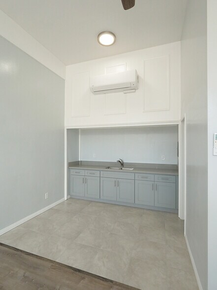 More Photos Of , San Pedro General Retail For Sale